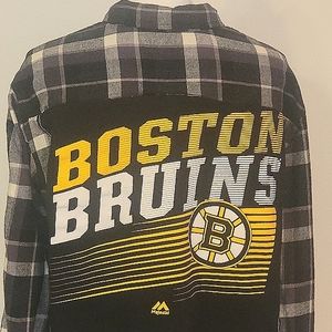 One of a kind Boston Bruins t-shirt back Flannel size Large
